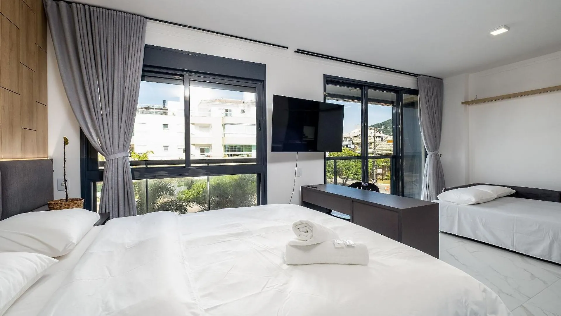 Studio Alto Padrao Pe Na Areia Em Floripa Irb205 Florianópolis Apartmán