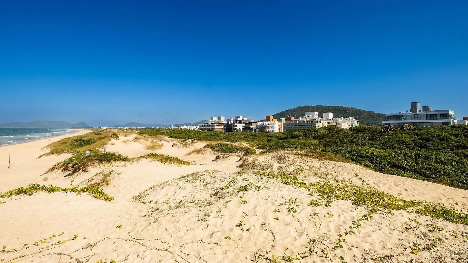Studio Alto Padrao Pe Na Areia Em Floripa Irb205 Florianopolis 0*,  Brazil